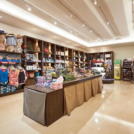 Caesar Park Hotel Kenting-Nationalpark Exterior foto The interior of the gift shop at the National Museum of Singapore