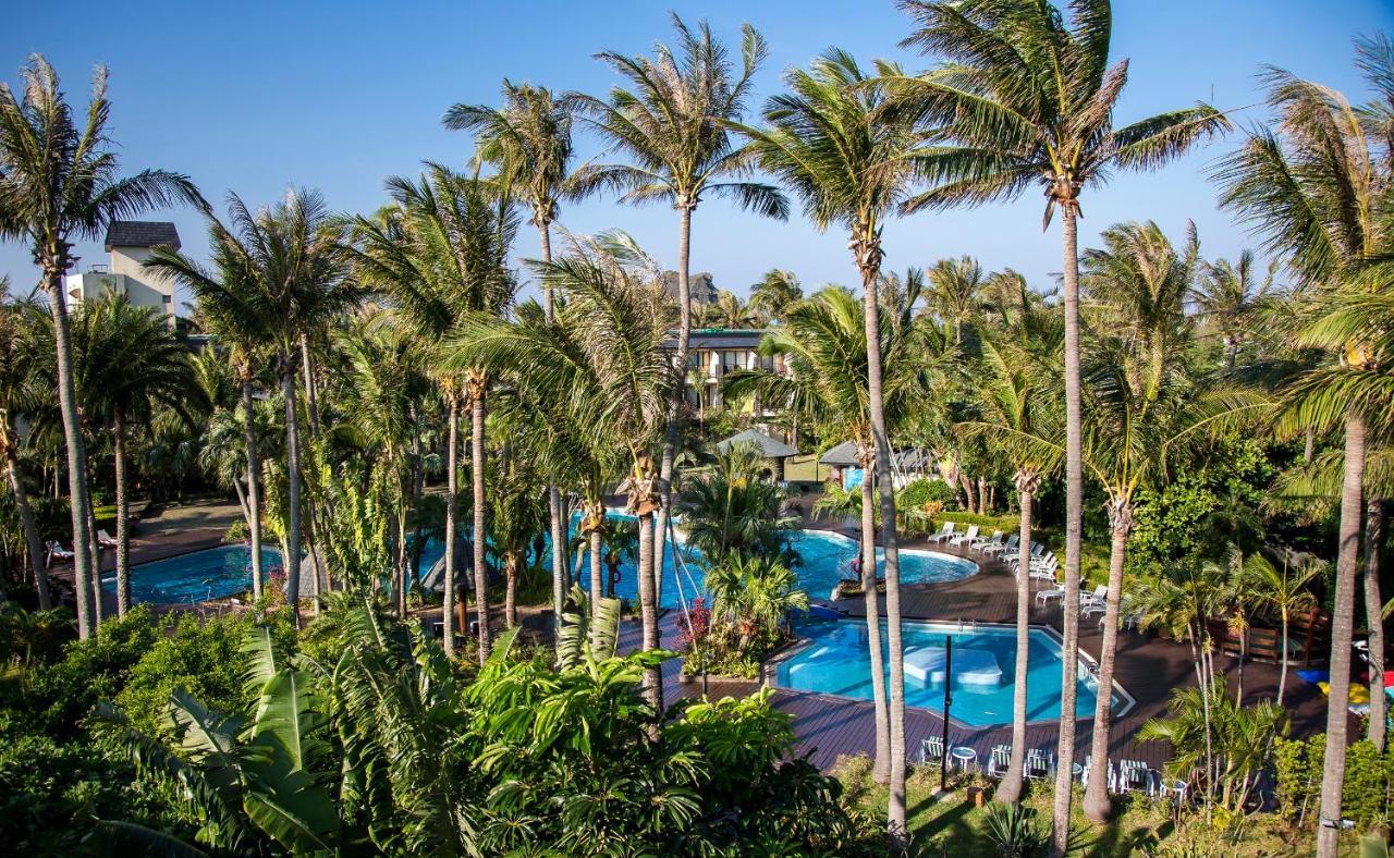 Caesar Park Hotel Kenting-Nationalpark Exterior foto The pool at the Sheraton Resort